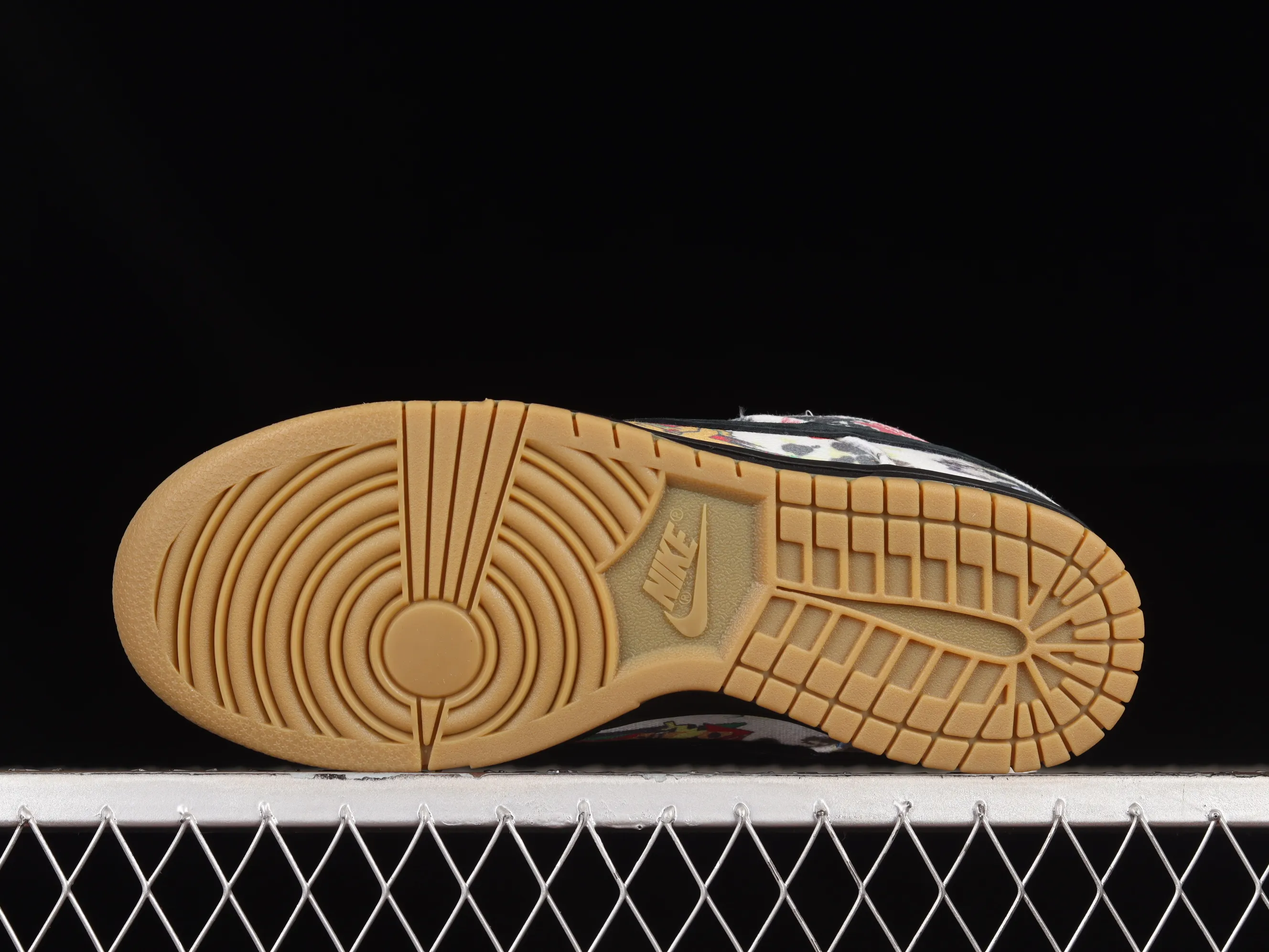 All Categories Nk SB Dunk Series Nk SB Dunk Low Low-top sneakers Pure original version Supreme x Nk SB Dunk Low "Rammellzee" joint model SB low-top sports and leisure sneakers FD8778-001